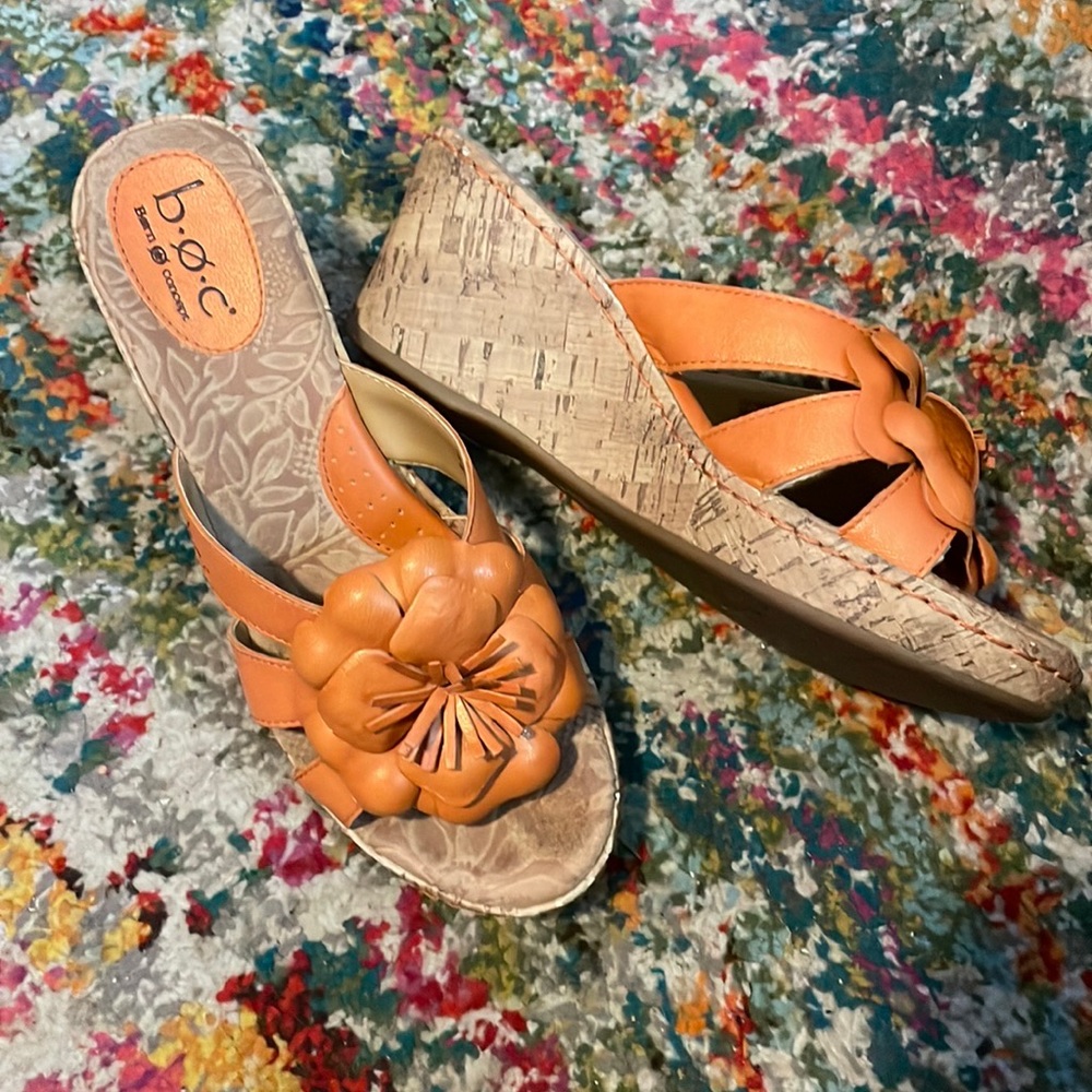 MAKE ME AN OFFER! b.o.c. wedge slides